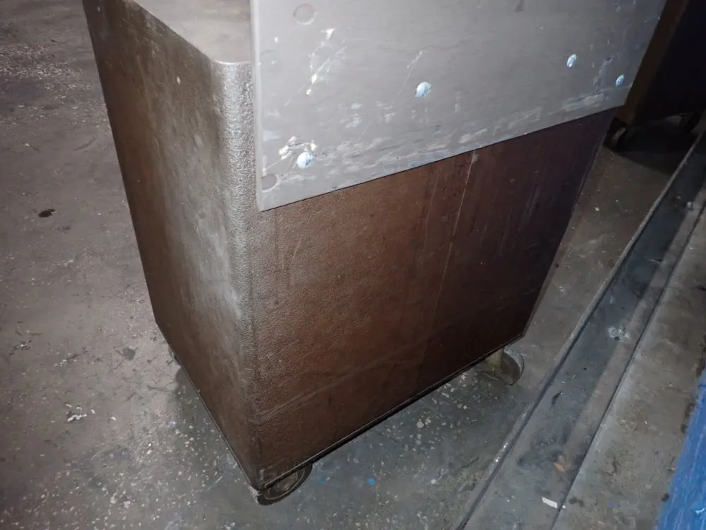 25"x18 1/2" Tool Cabinet