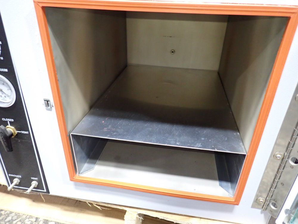 Thermo Scientific Vacuum Oven - 3618