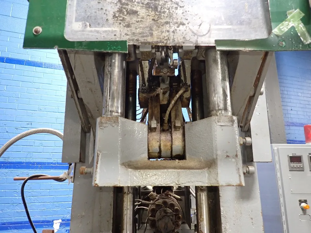 Newbury Vertical Injection Molder - V4-30ars