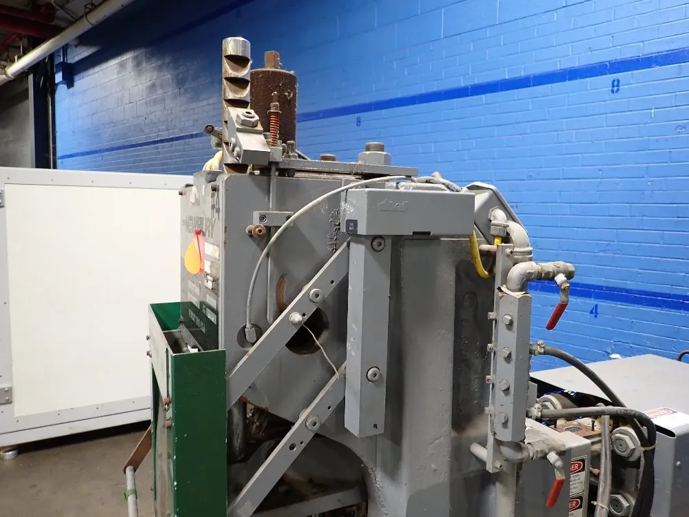 Newbury Vertical Injection Molder - V4-30ars