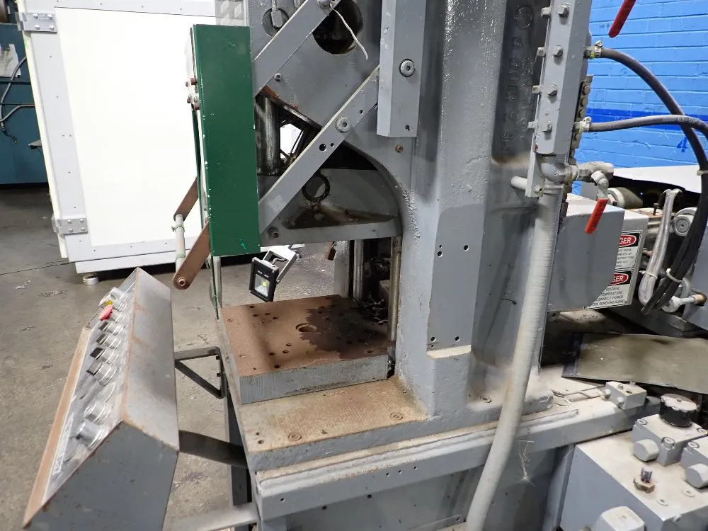 Newbury Vertical Injection Molder - V4-30ars