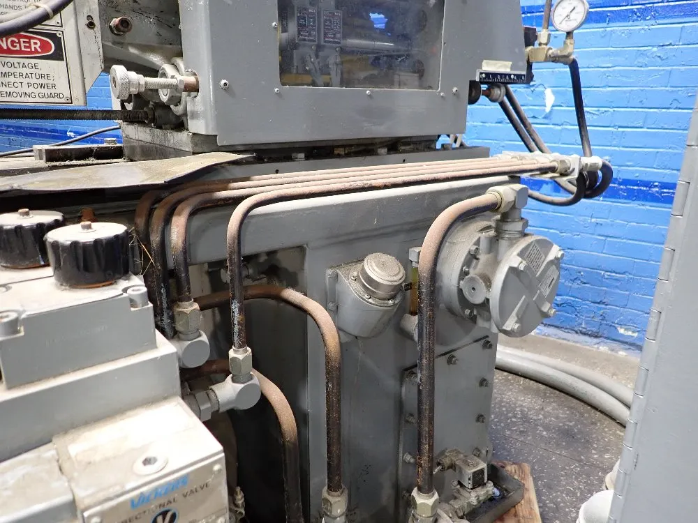 Newbury Vertical Injection Molder - V4-30ars