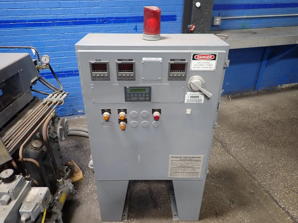 Newbury Vertical Injection Molder - V4-30ars