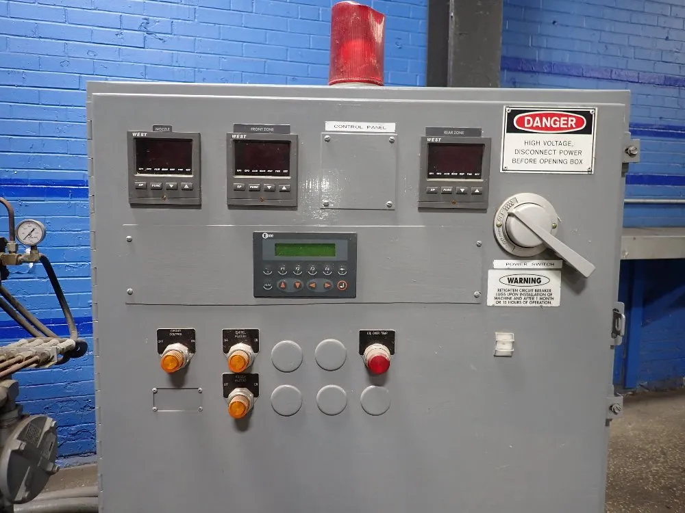 Newbury Vertical Injection Molder - V4-30ars