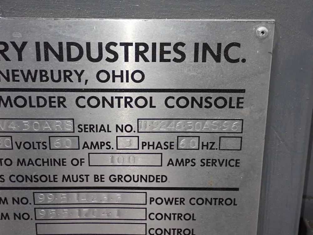 Newbury Vertical Injection Molder - V4-30ars