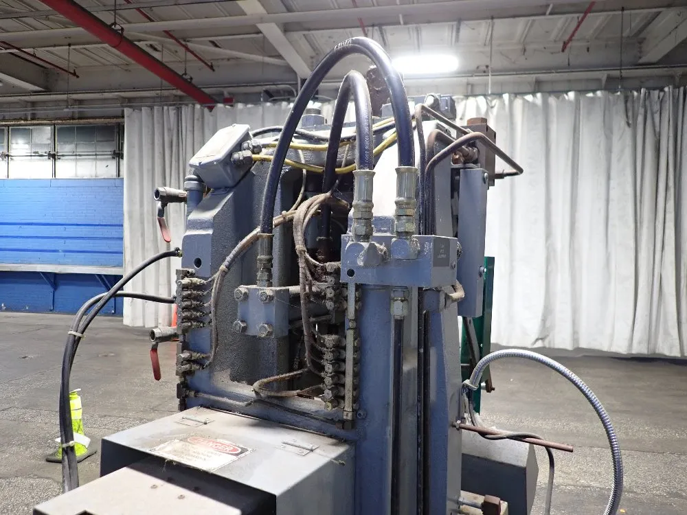 Newbury Vertical Injection Molder - V4-30ars