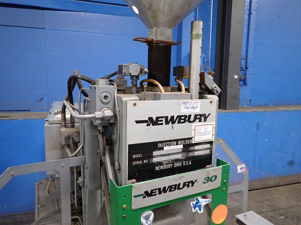 Newbury Vertical Injection Molder - V4 30ars