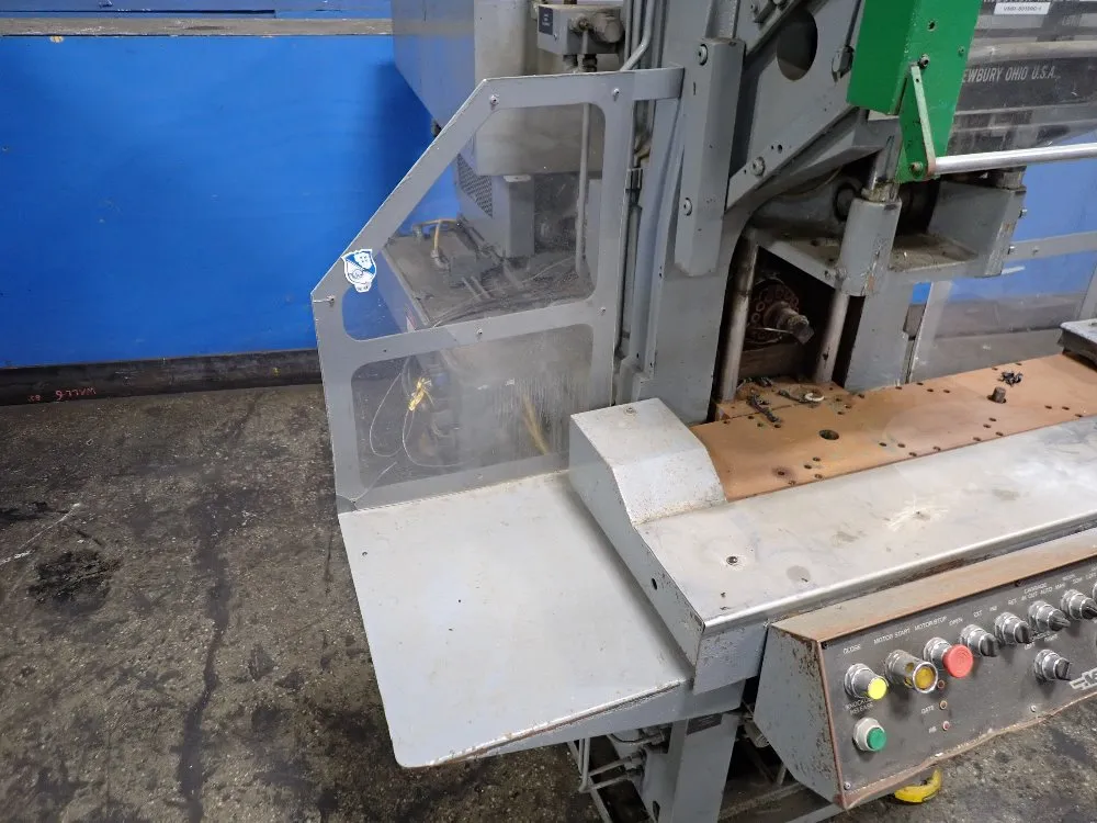 Newbury Vertical Injection Molder - V4 30ars