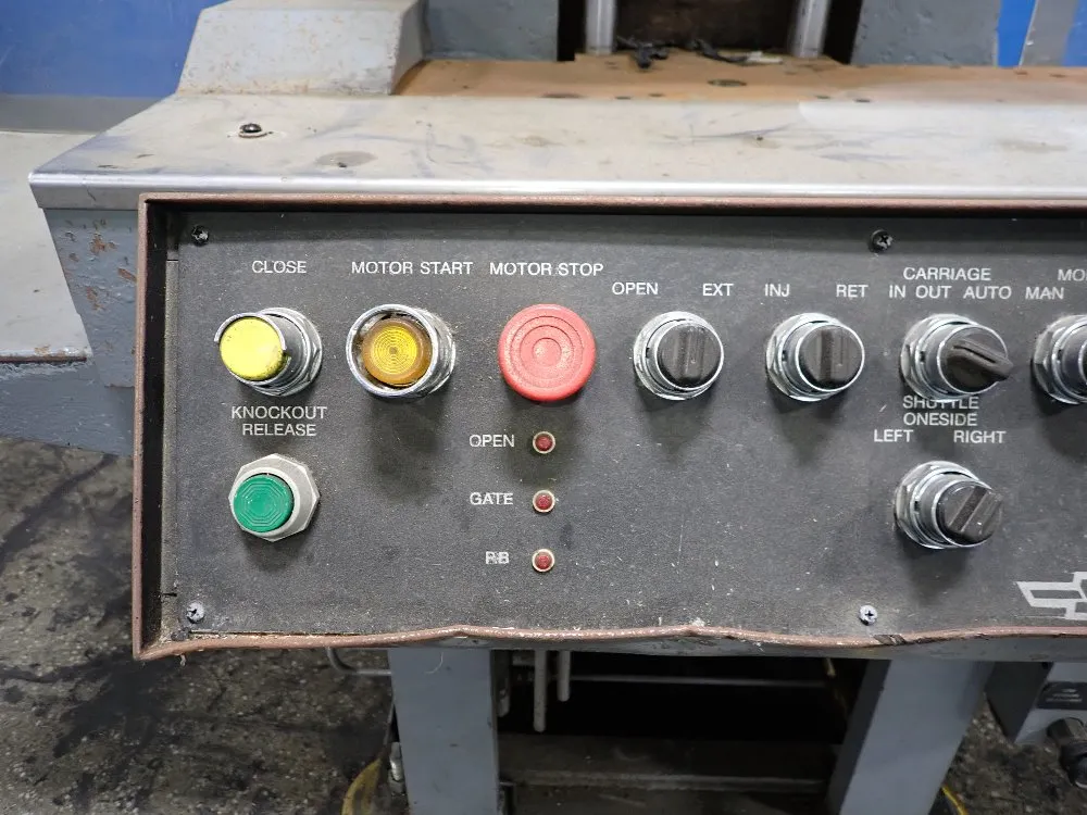 Newbury Vertical Injection Molder - V4 30ars