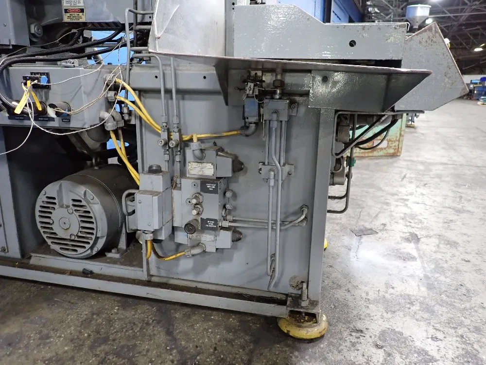 Newbury Vertical Injection Molder - V4 30ars