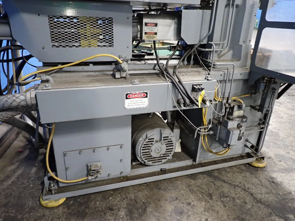 Newbury Vertical Injection Molder - V4 30ars