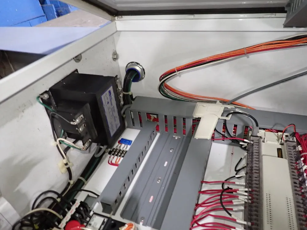 Newbury Vertical Injection Molder - V4 30ars