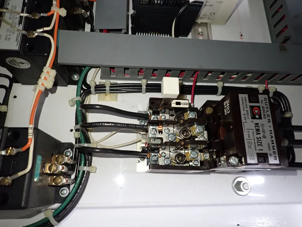 Newbury Vertical Injection Molder - V4 30ars