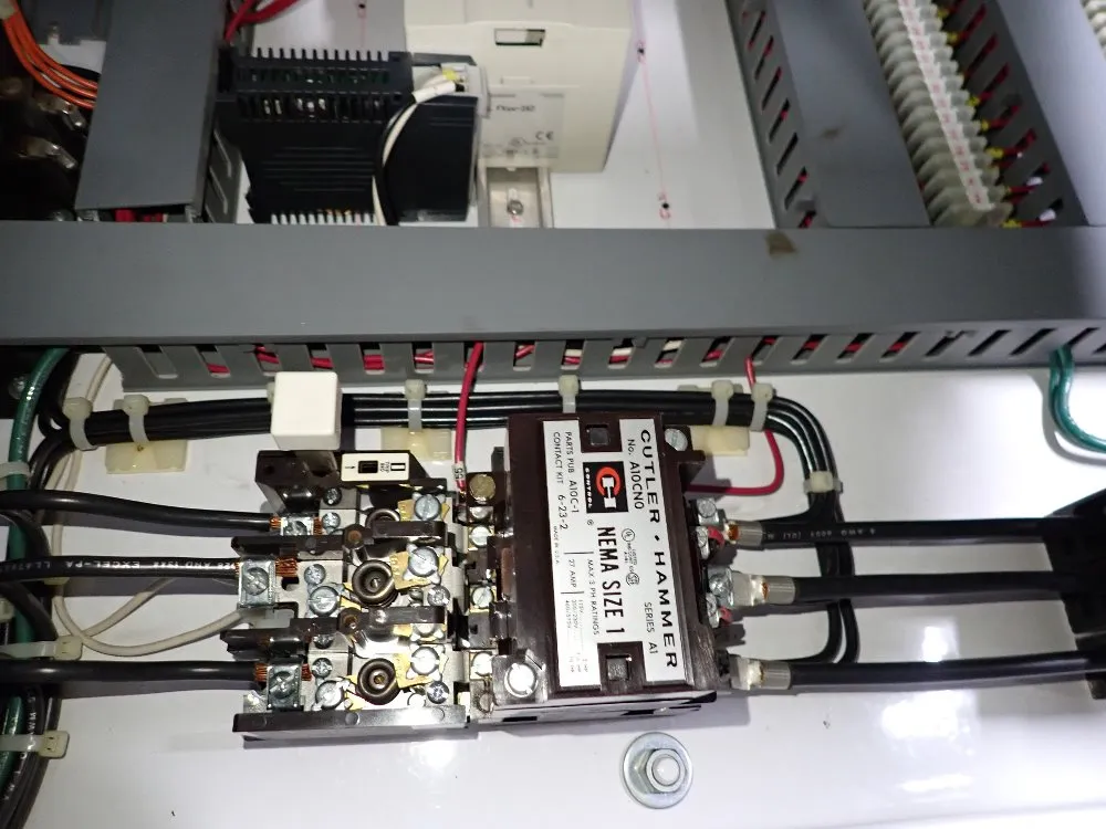 Newbury Vertical Injection Molder - V4 30ars