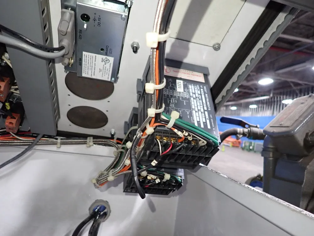 Newbury Vertical Injection Molder - V4 30ars