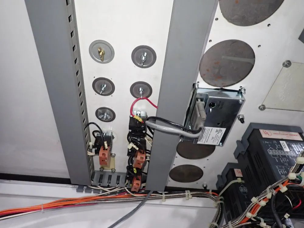 Newbury Vertical Injection Molder - V4 30ars