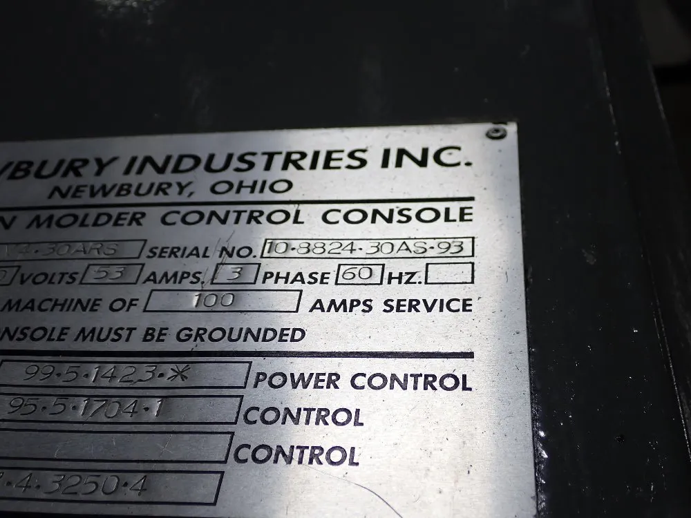 Newbury Vertical Injection Molder - V4 30ars