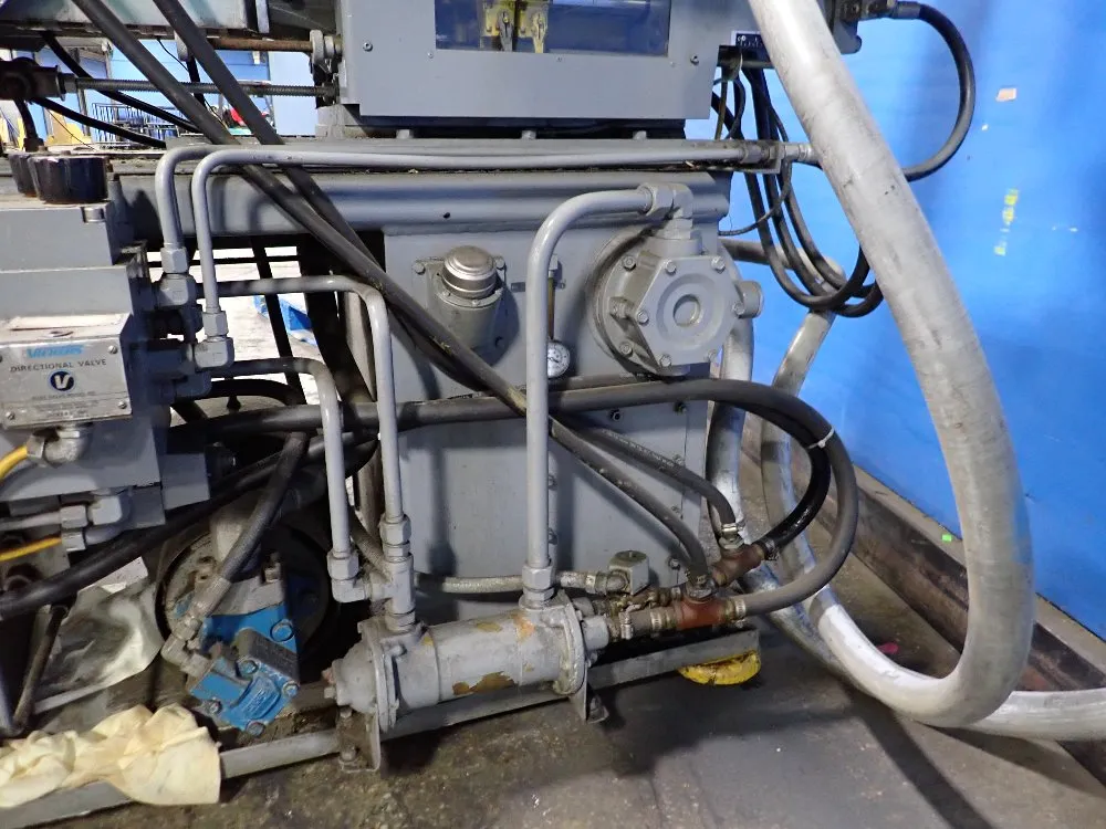 Newbury Vertical Injection Molder - V4 30ars