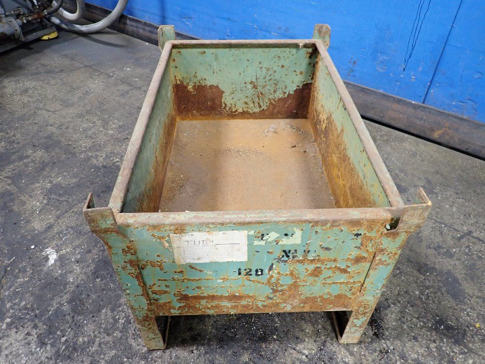 34" X 21" X 14" Stackable Metal Basket