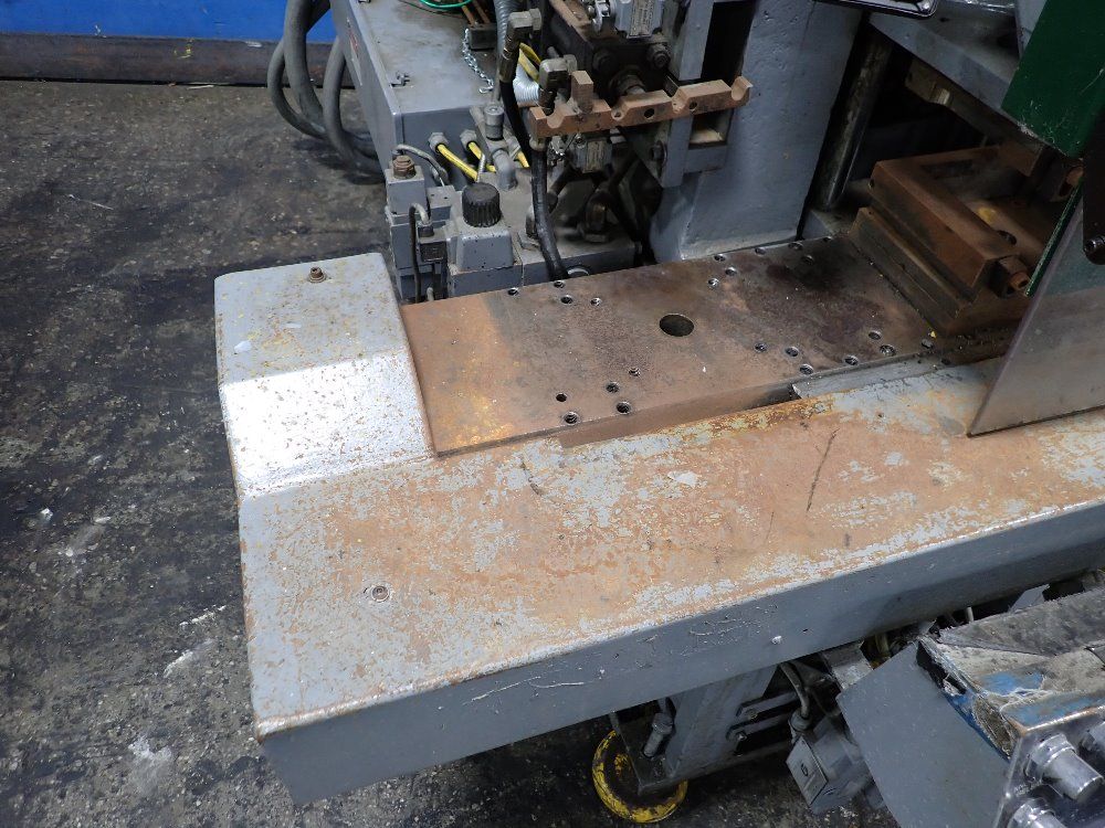 Newbury Vertical Injection Molder - V5-30ars