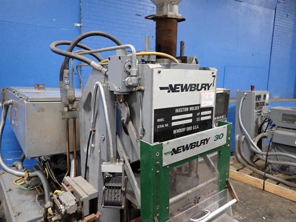 Newbury Vertical Injection Molder - V5-30ars