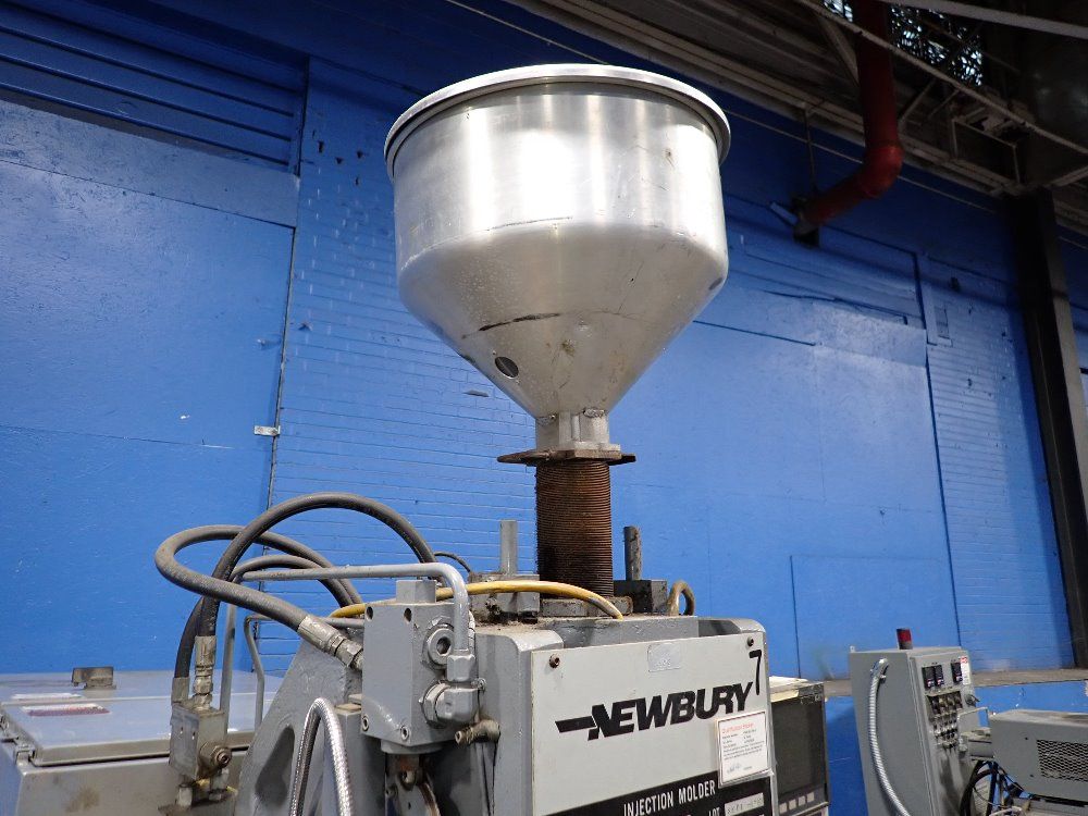 Newbury Vertical Injection Molder - V5-30ars