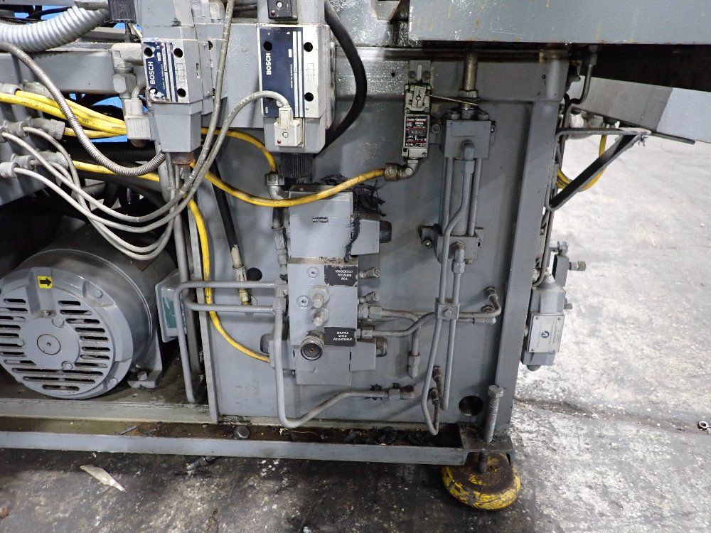 Newbury Vertical Injection Molder - V5-30ars