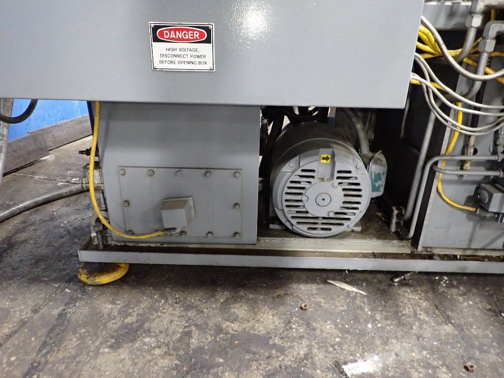 Newbury Vertical Injection Molder - V5-30ars