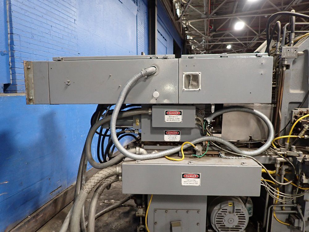 Newbury Vertical Injection Molder - V5-30ars