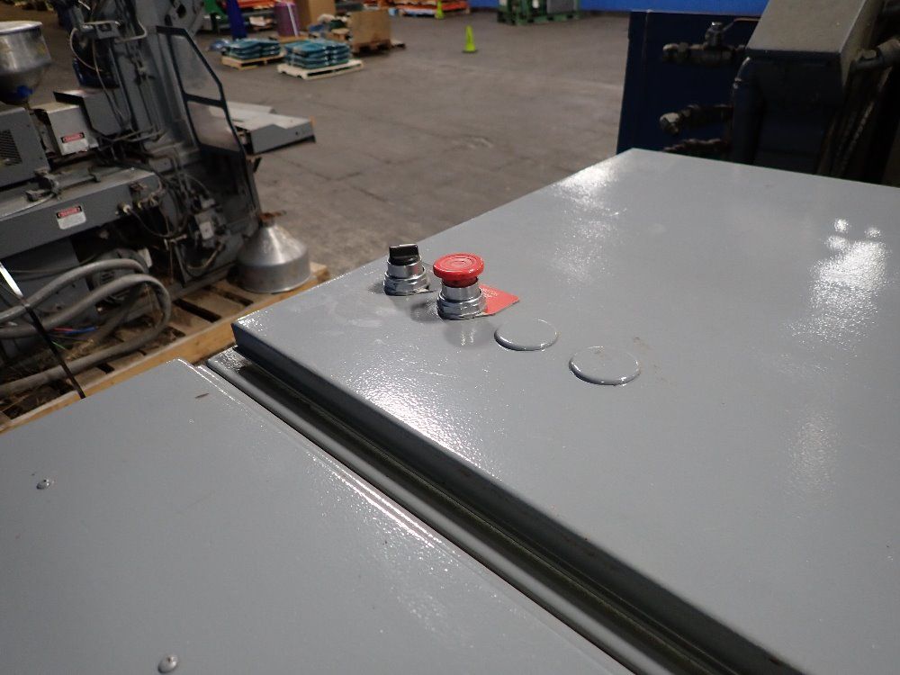 Newbury Vertical Injection Molder - V5-30ars