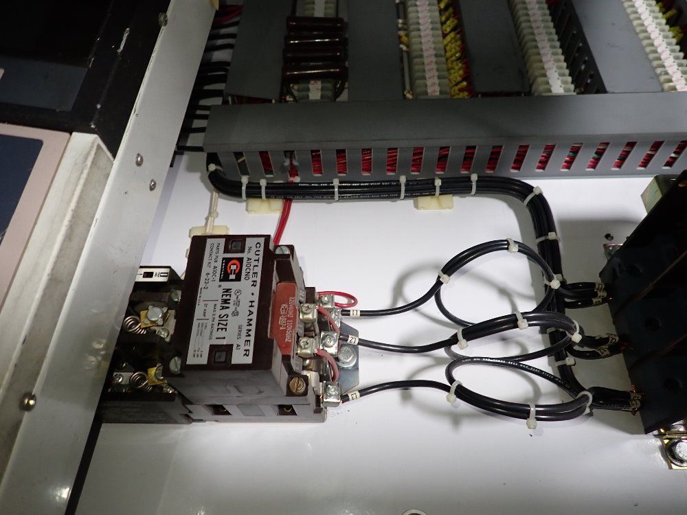 Newbury Vertical Injection Molder - V5-30ars