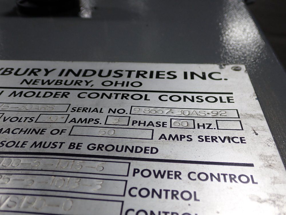 Newbury Vertical Injection Molder - V5-30ars