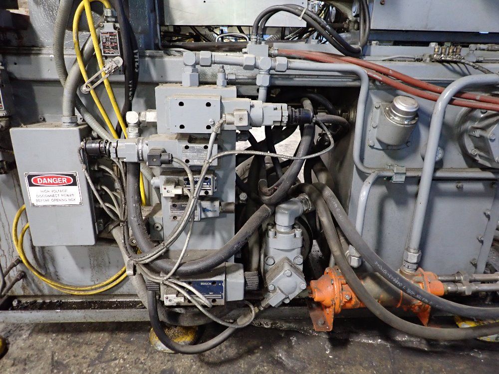 Newbury Vertical Injection Molder - V5-30ars