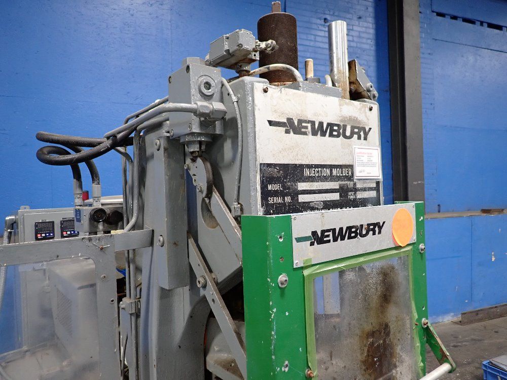 Newbury Vertical Injection Molder - V14 30ars