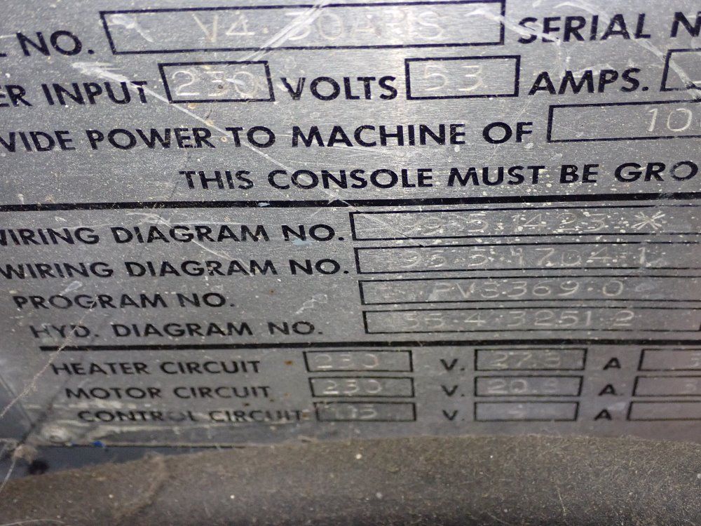 Newbury Vertical Injection Molder - V14 30ars