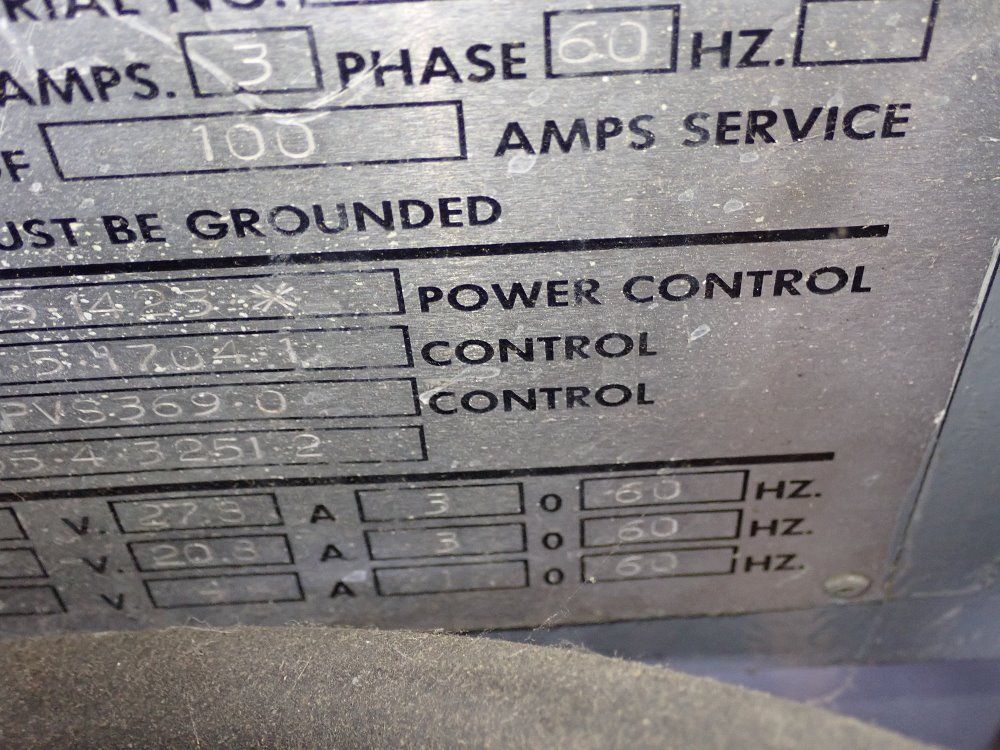 Newbury Vertical Injection Molder - V14 30ars
