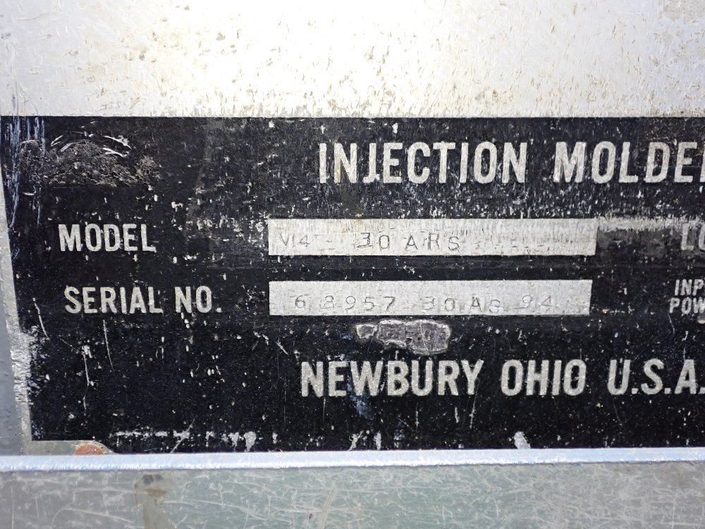 Newbury Vertical Injection Molder - V14 30ars