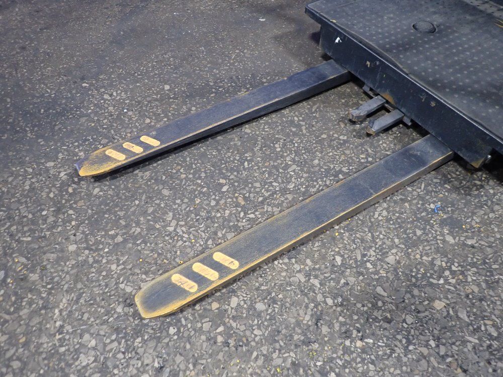 Crown 2900 Lbs Standup Forklift - 3400 Series