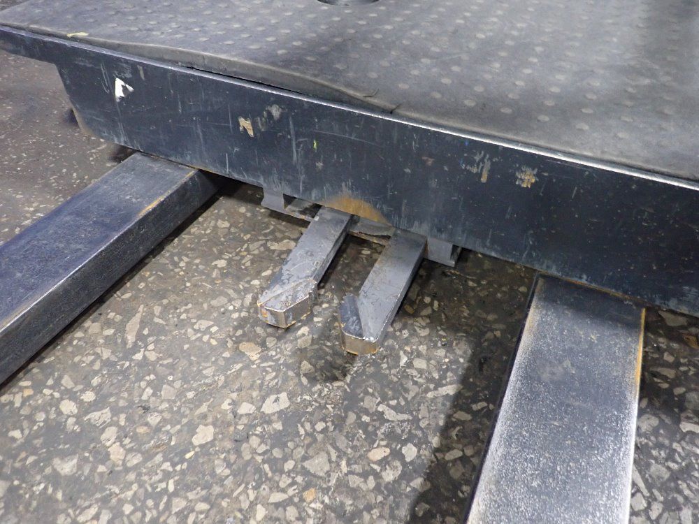 Crown 2900 Lbs Standup Forklift - 3400 Series