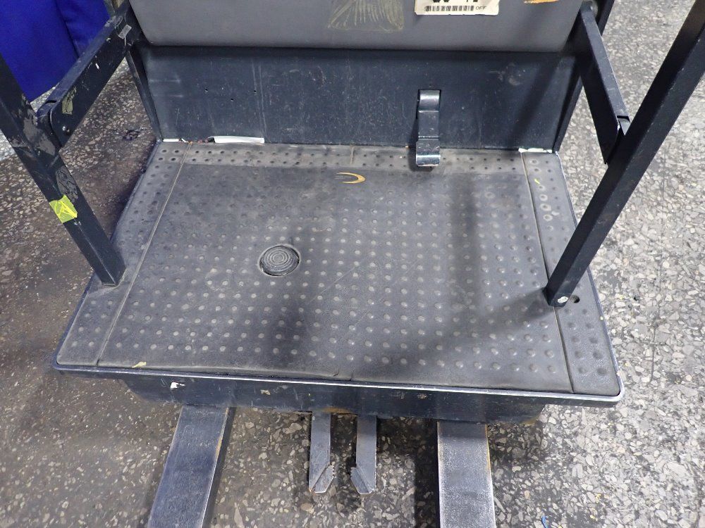 Crown 2900 Lbs Standup Forklift - 3400 Series