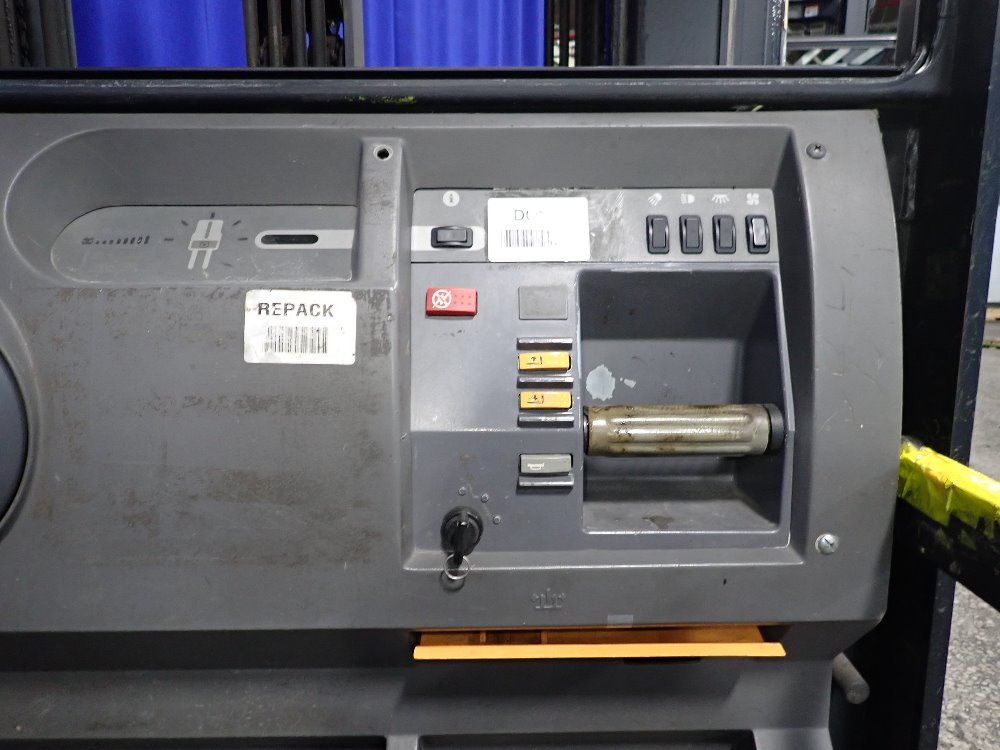 Crown 2900 Lbs Standup Forklift - 3400 Series