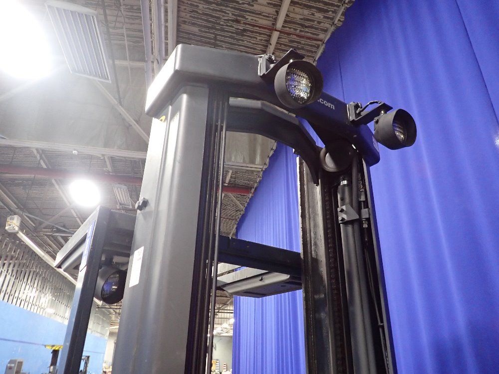 Crown 2900 Lbs Standup Forklift - 3400 Series