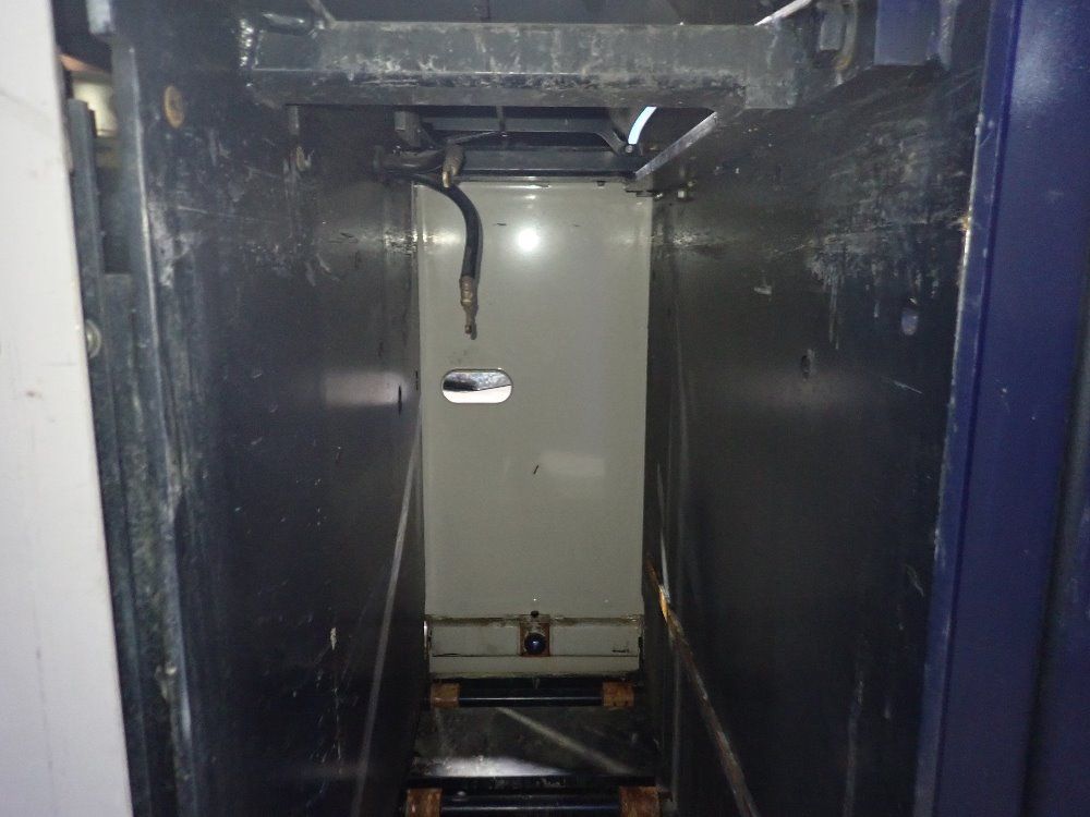 Crown 2900 Lbs Standup Forklift - 3400 Series