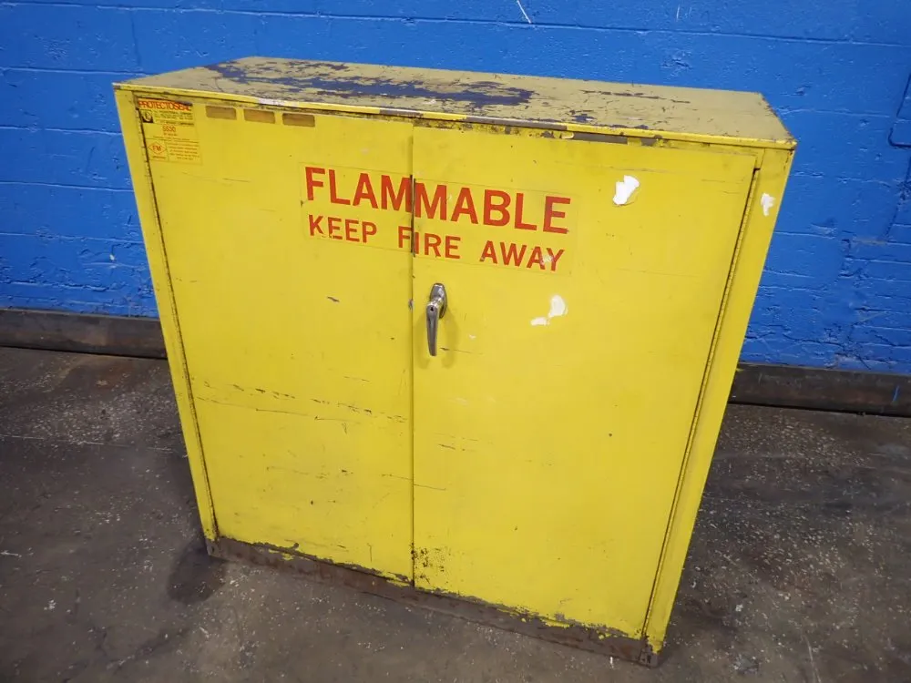 FLAMMABLE CABINET