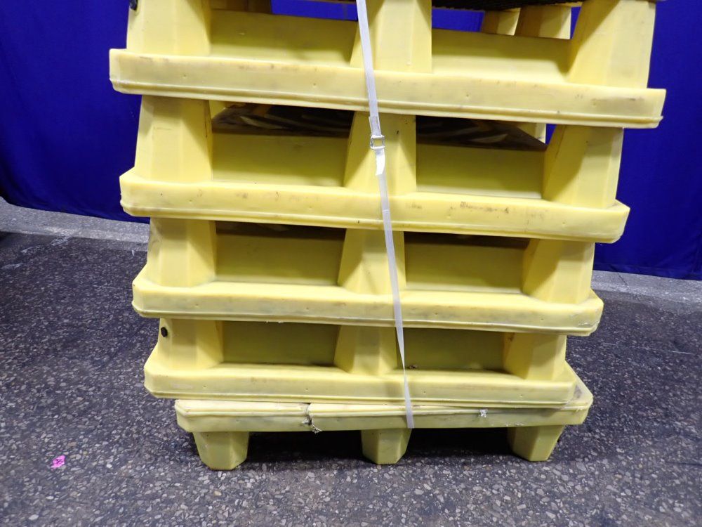 Ultratech International Inc 66 Gallons Containment Pallets