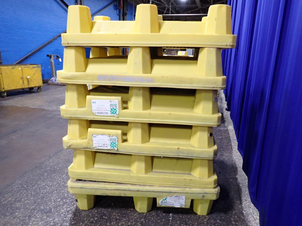 Ultratech International Inc 66 Gallons Containment Pallets