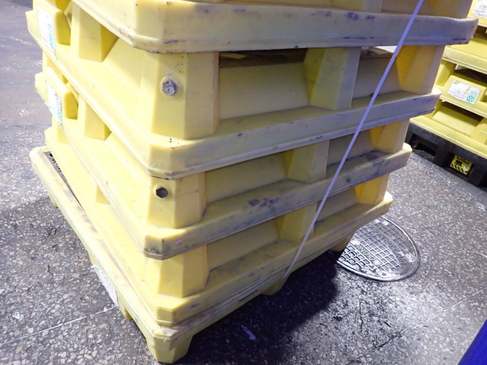 Ultratech International Inc 66 Gallons Containment Pallets