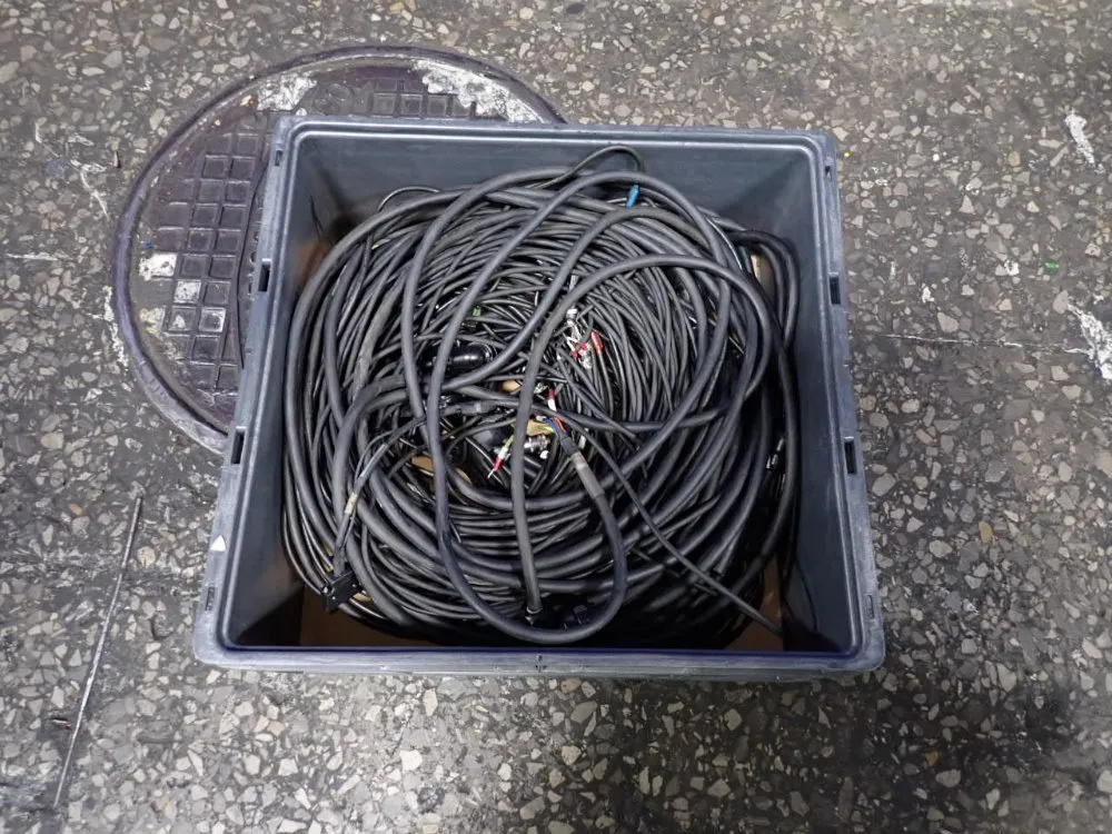 CABLES