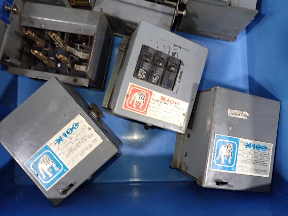 Bustribution Bus Plugs