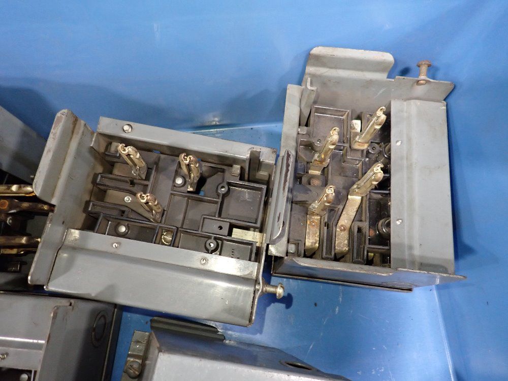 Bustribution Bus Plugs